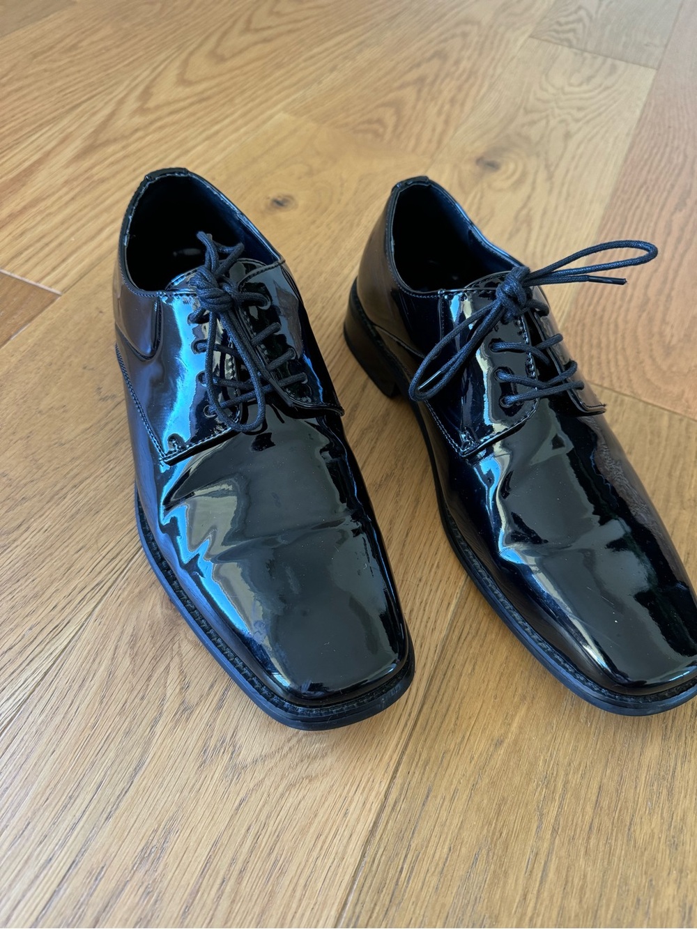 Giorgio Brutini Black Patent Leather Lace-Up Oxfords